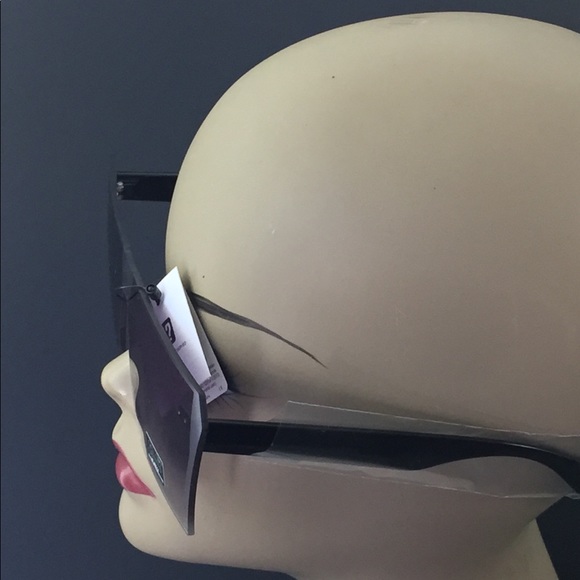 Giselle Oversized Trendy Sunglasses - Picture 2 of 4